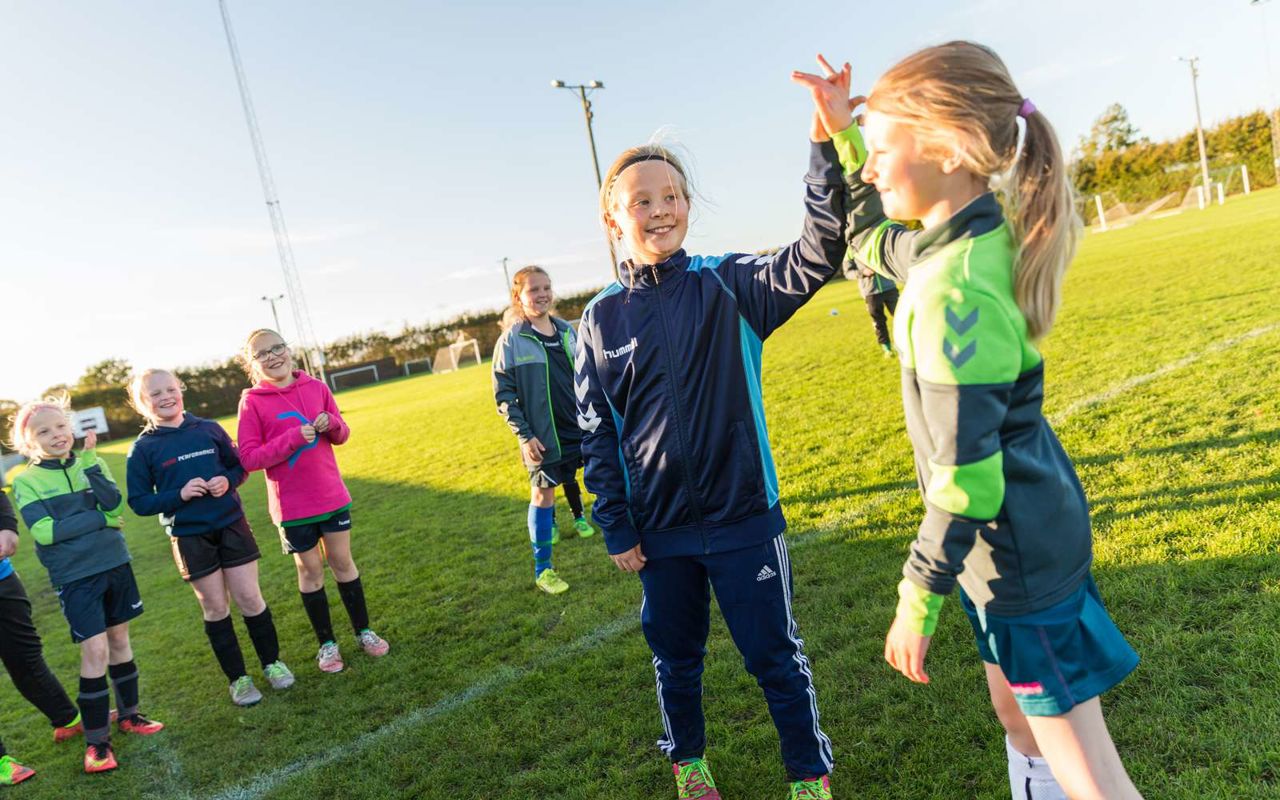 Nørhalnecup børn hilser