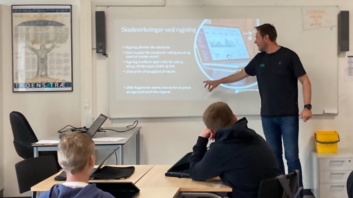 Christoffer underviser