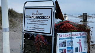 Strandkasserne tømmes og suppleres efter behov