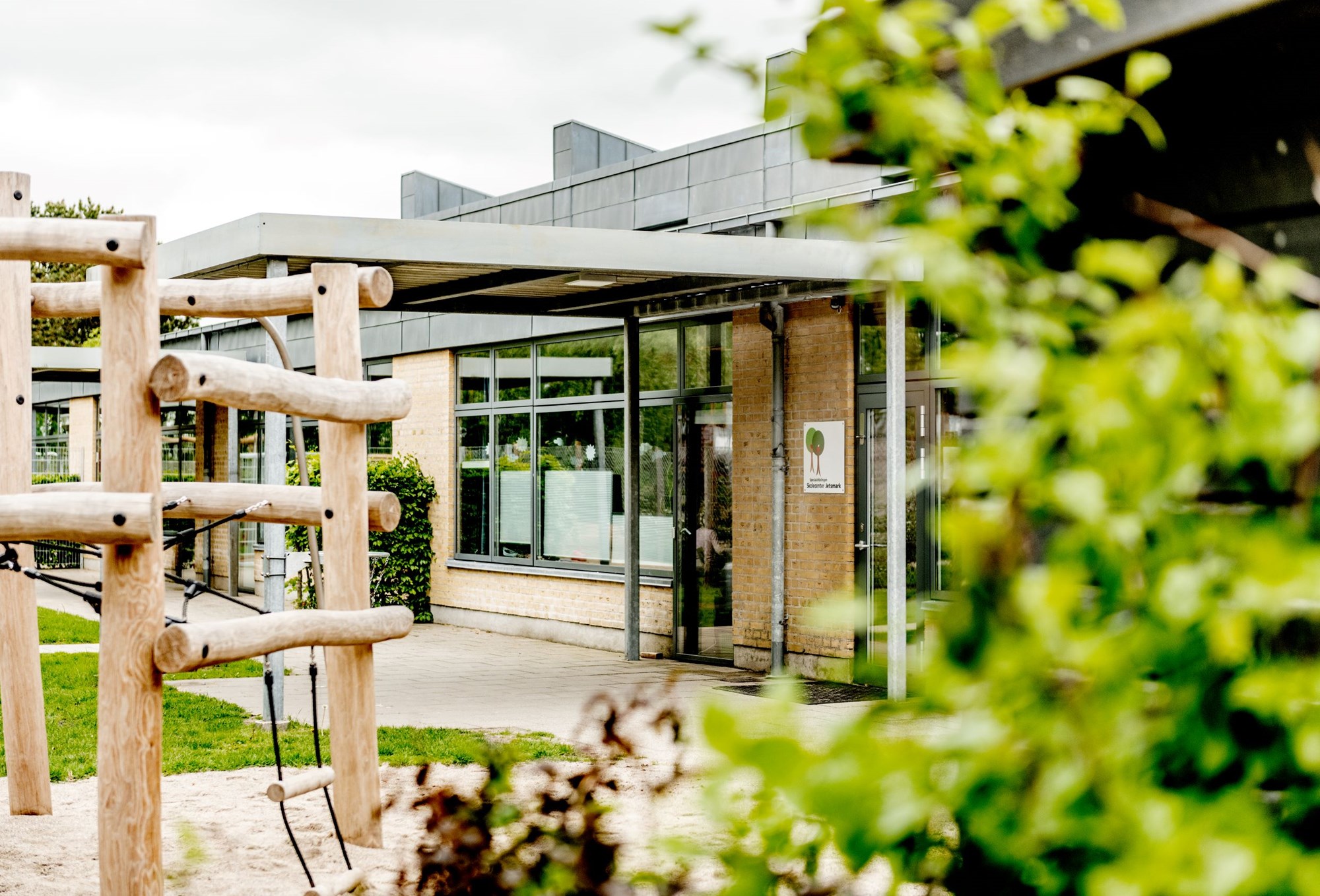 Indgangsparti til Jetsmark Skole