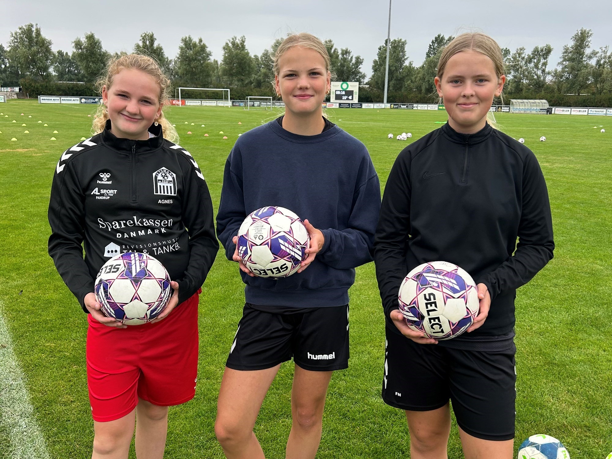 Frivillige Clara, Agnes og Fie