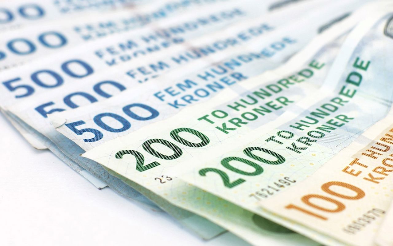 pengesedler lægger i række