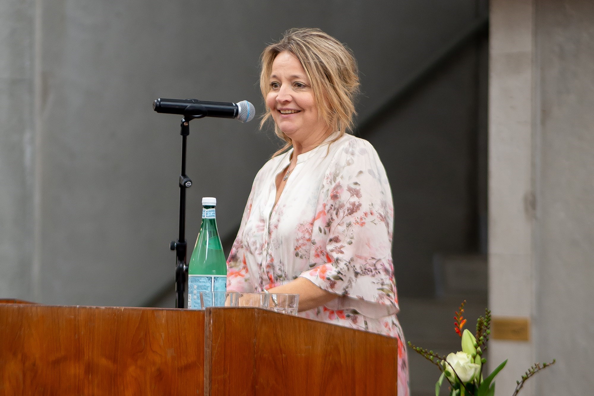 Skoleleder Randi Manny Laustsen bød velkommen