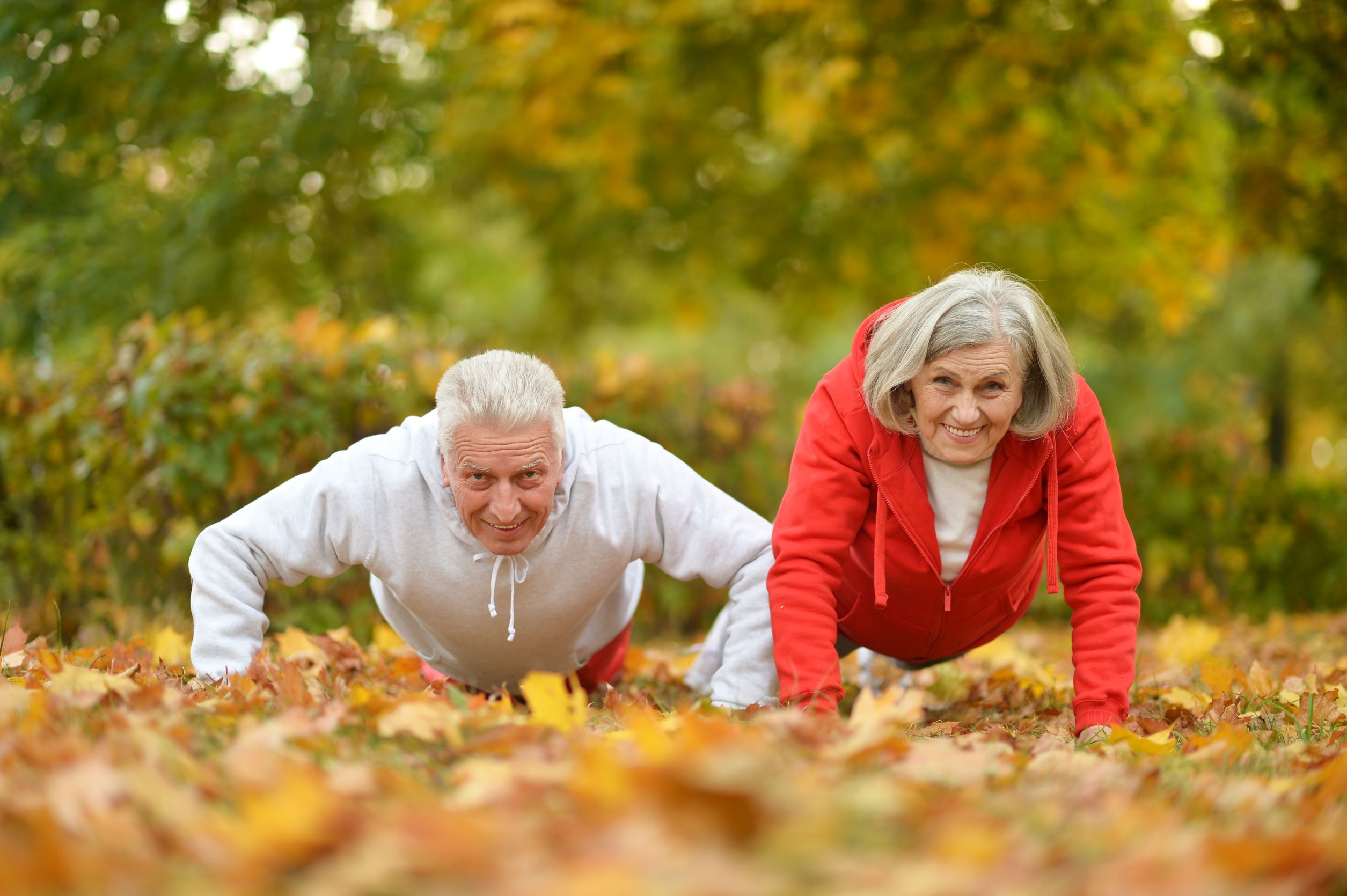 to laver armhævninger