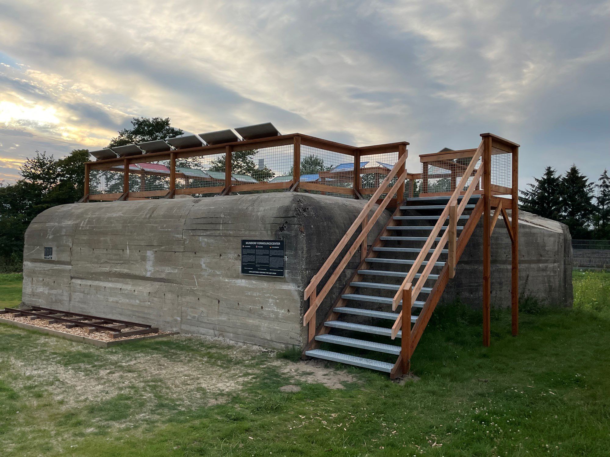 Bunker med informations platform