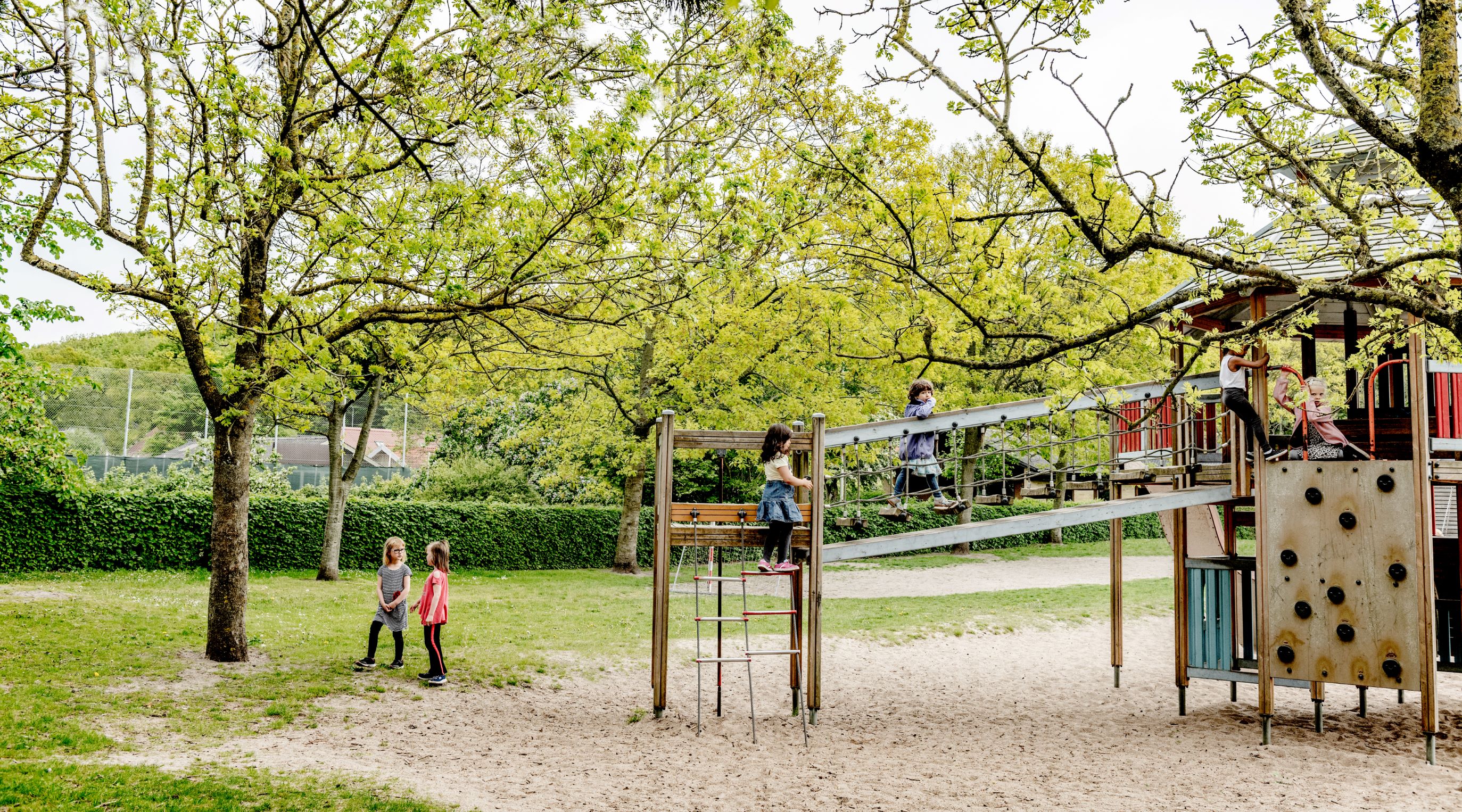Børn på legeplads