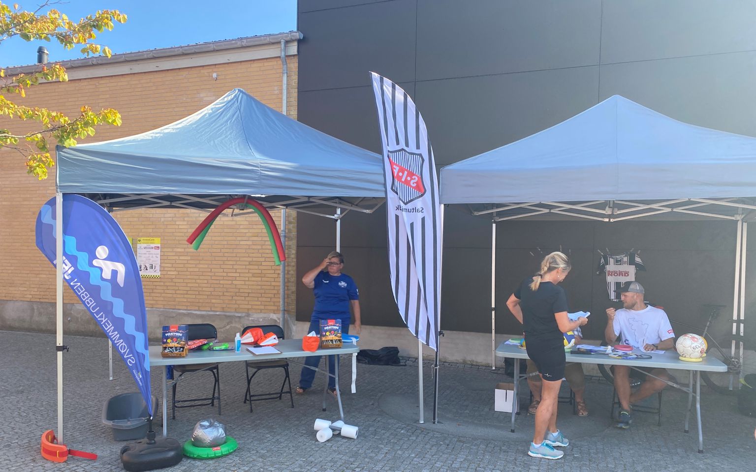 Markedskaravanen pavilloner i brug til event