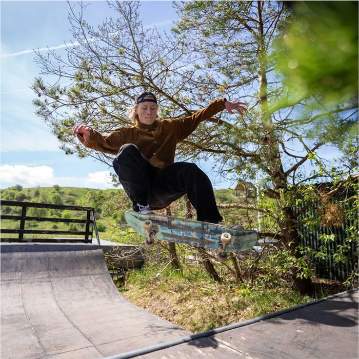 Skateboarder på rampen