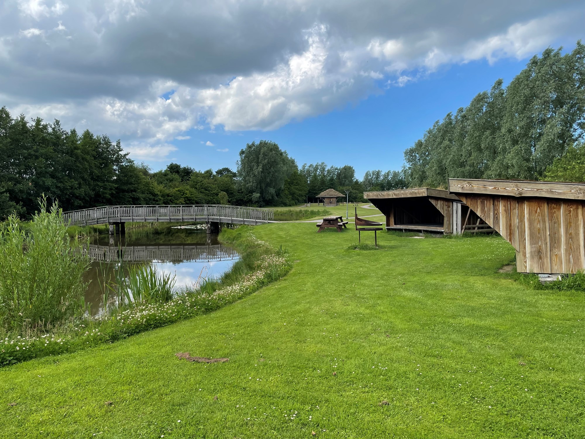 Idyllisk parkområde