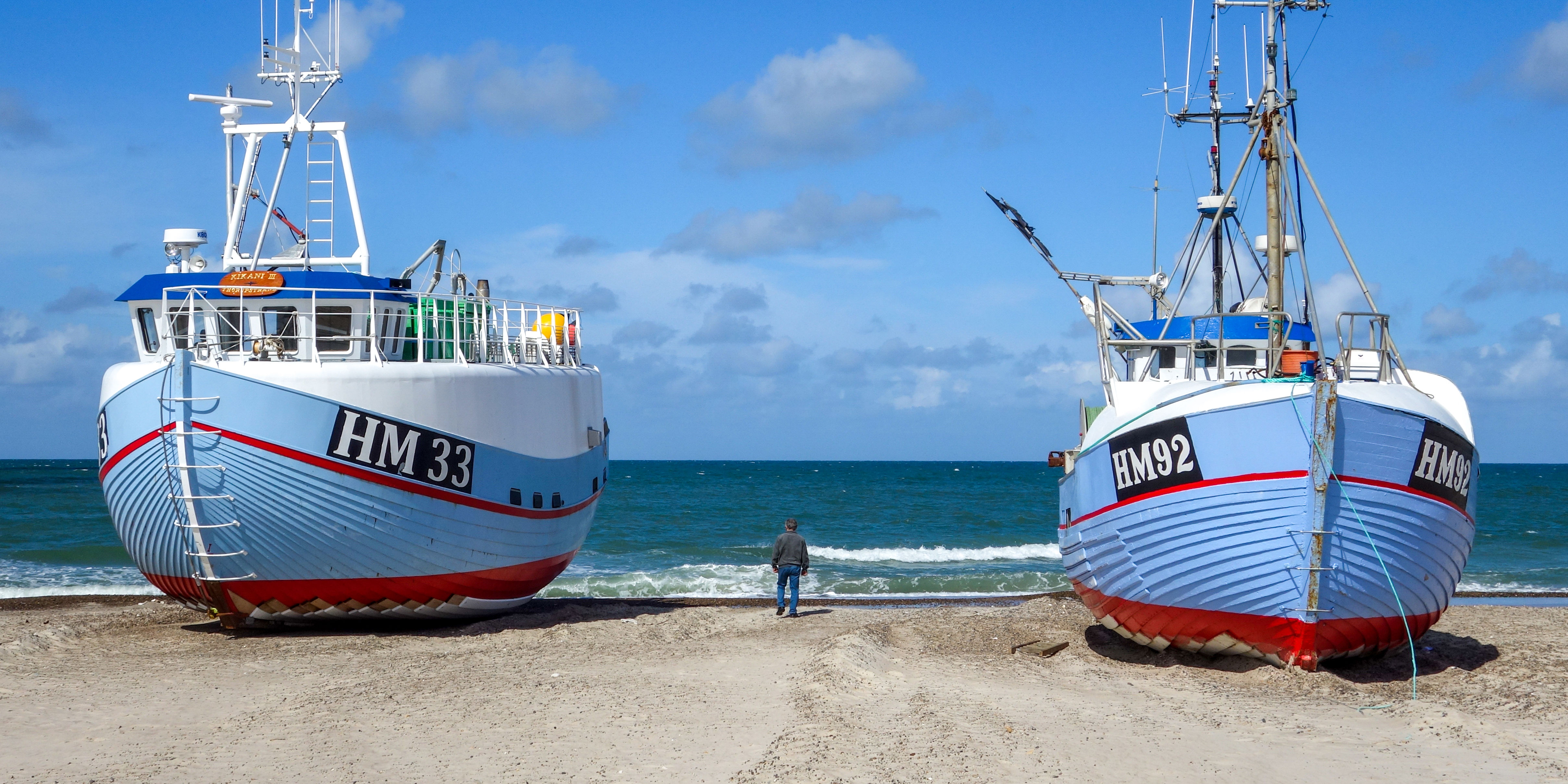 to fiskekutter på Thorup Strand