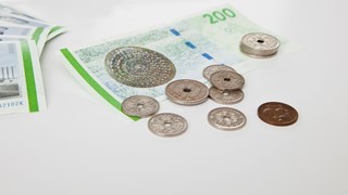 Pengesedler og mønter