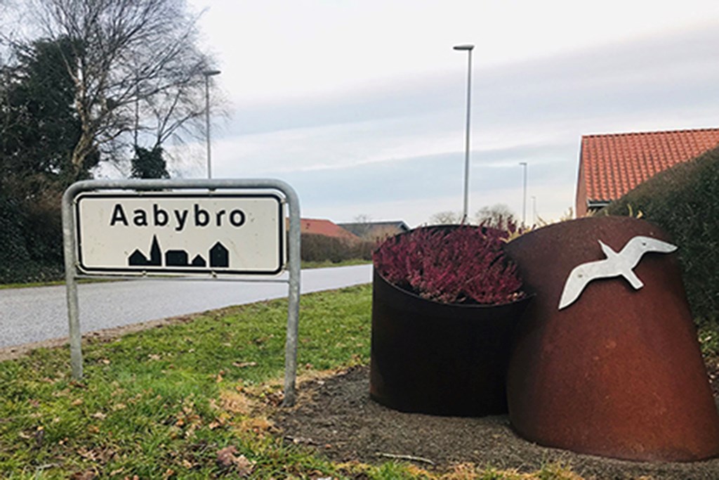 Byskilt ved Aabybro