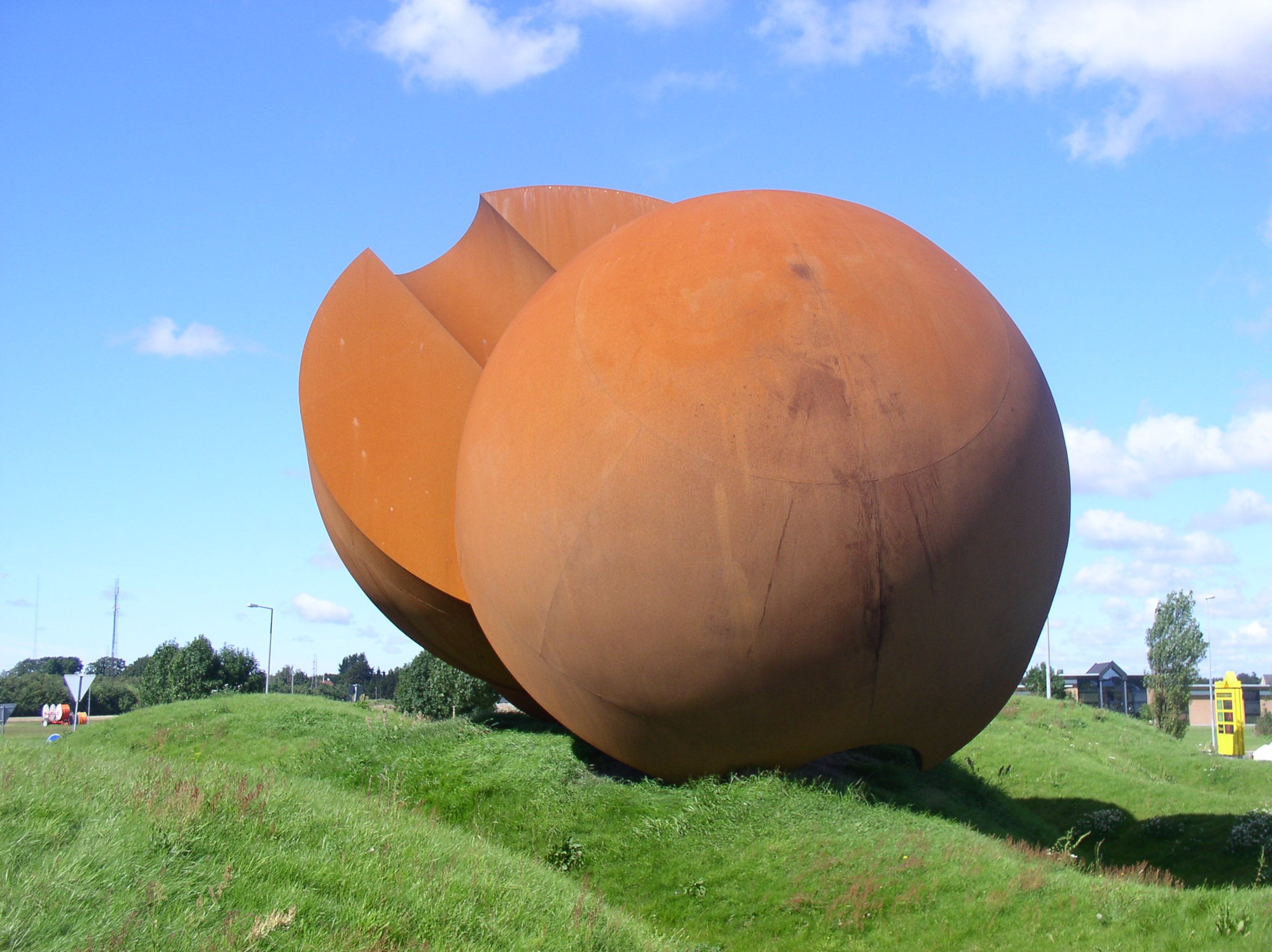 Skulpturen Nordstjernen ved rundkørsel i Aabybro