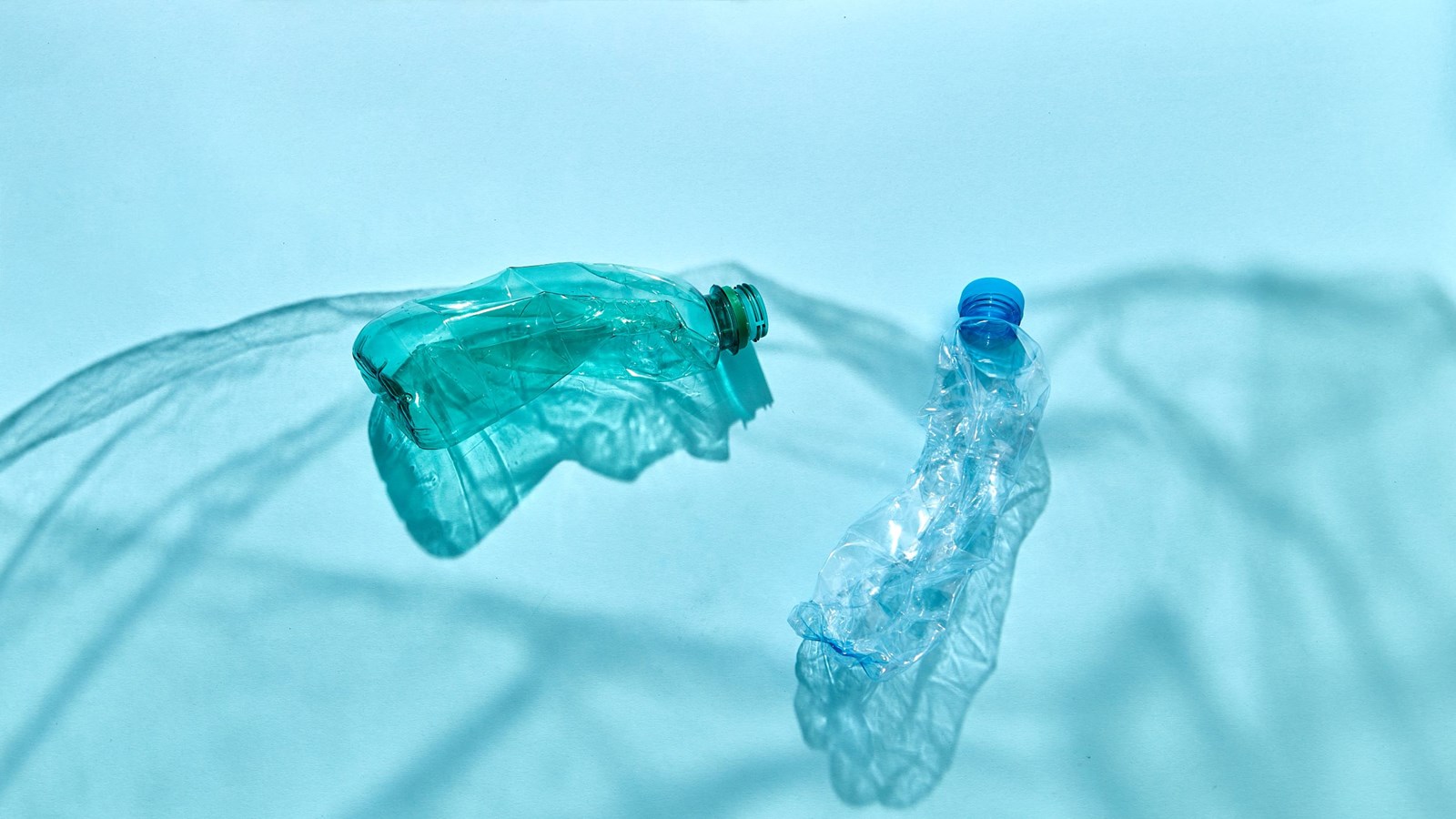 Krøllede plastikflasker