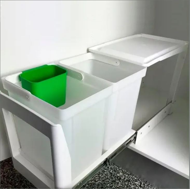 Sortering i spande i træk-ud skab