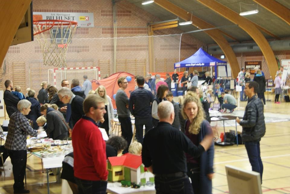 "Mød din by" messe i Biersted hallen