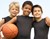 3 børn med en basketball