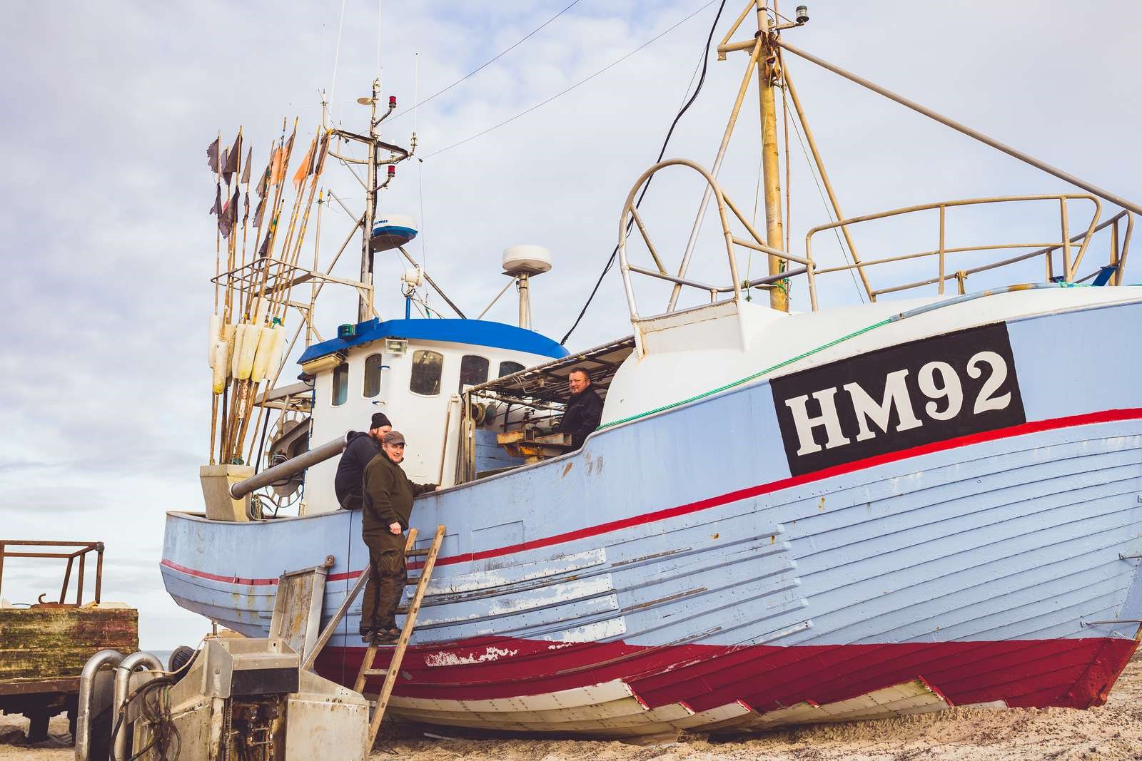 Fiskebåd inspiceres