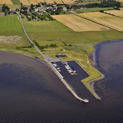 Luftfoto af Attrup havn