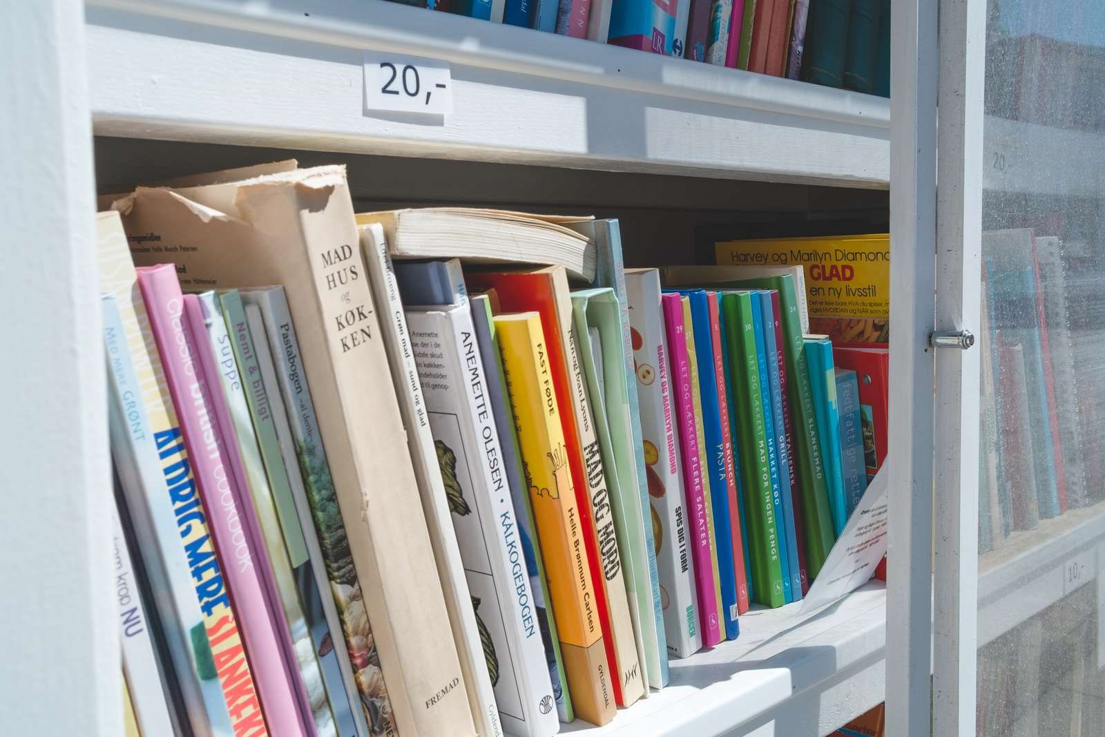 Et udvalg af bøger til salg