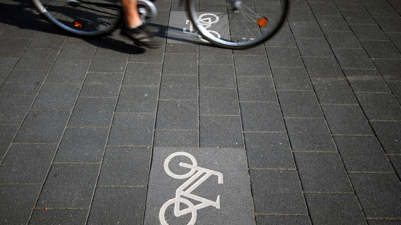cykel der køre på cykelsti