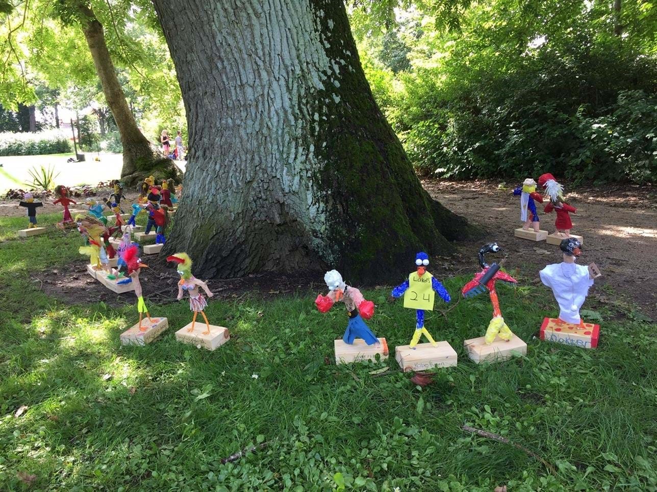 Masser af papmache figurer