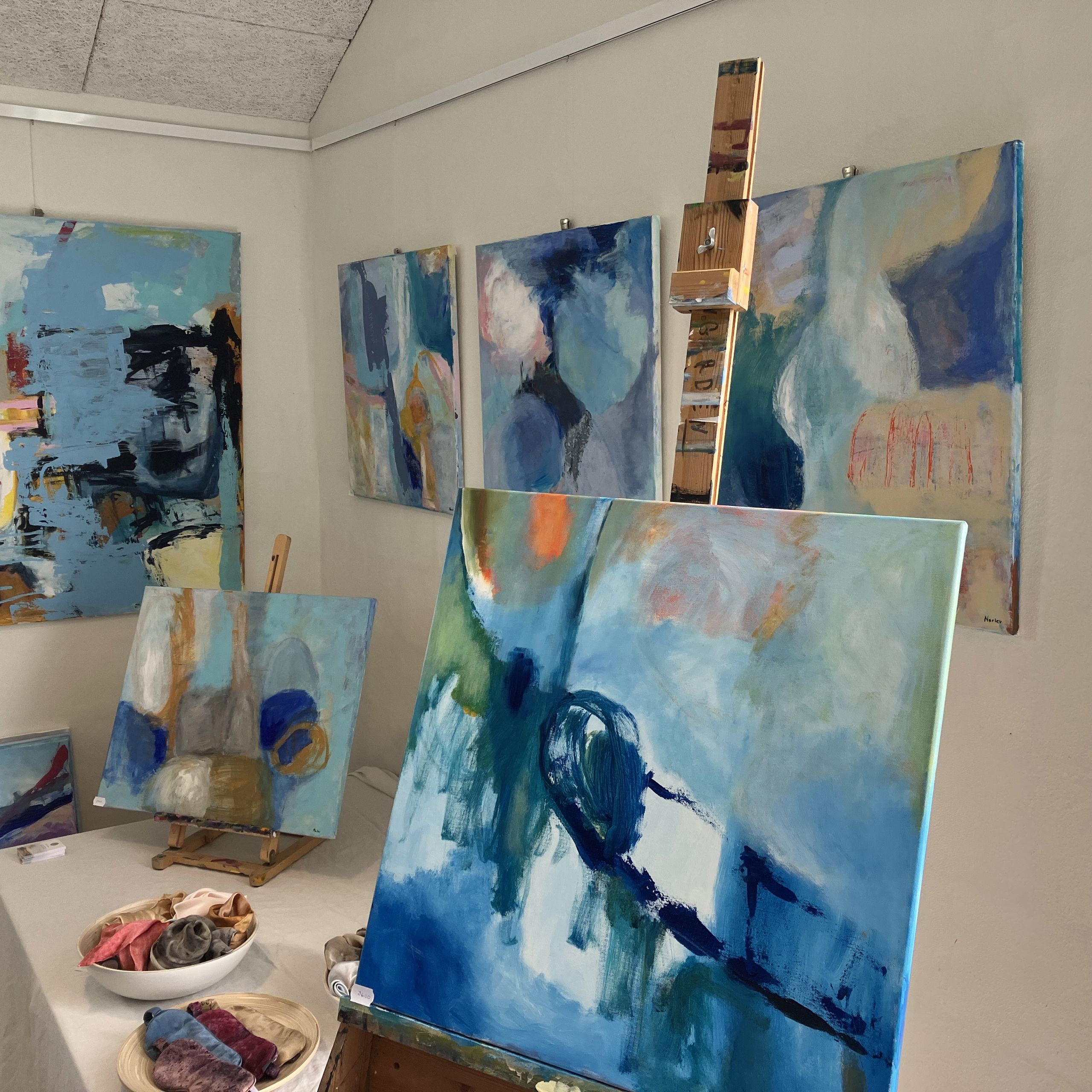 Værker lavet af billedkunstner Jeanette Nørlev, Gjøl i løbet af weekendens workshop.