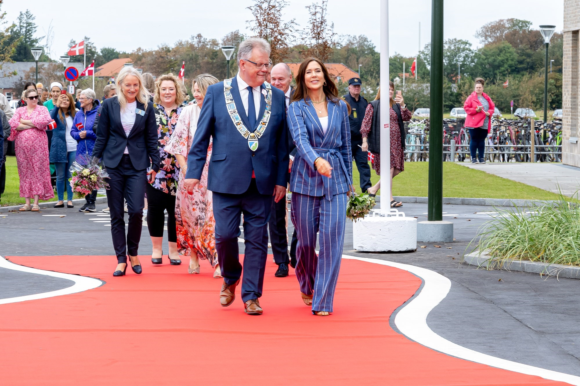 Den røde løber fulgte linjerne til hovedindgangen