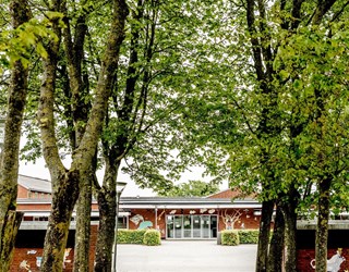 Indgang til Skovsgaard-Tranum Skole