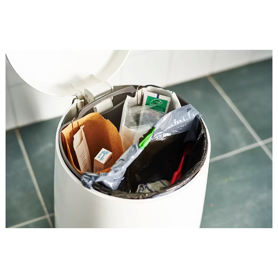 Affaldsspand med låg til badeværelse
