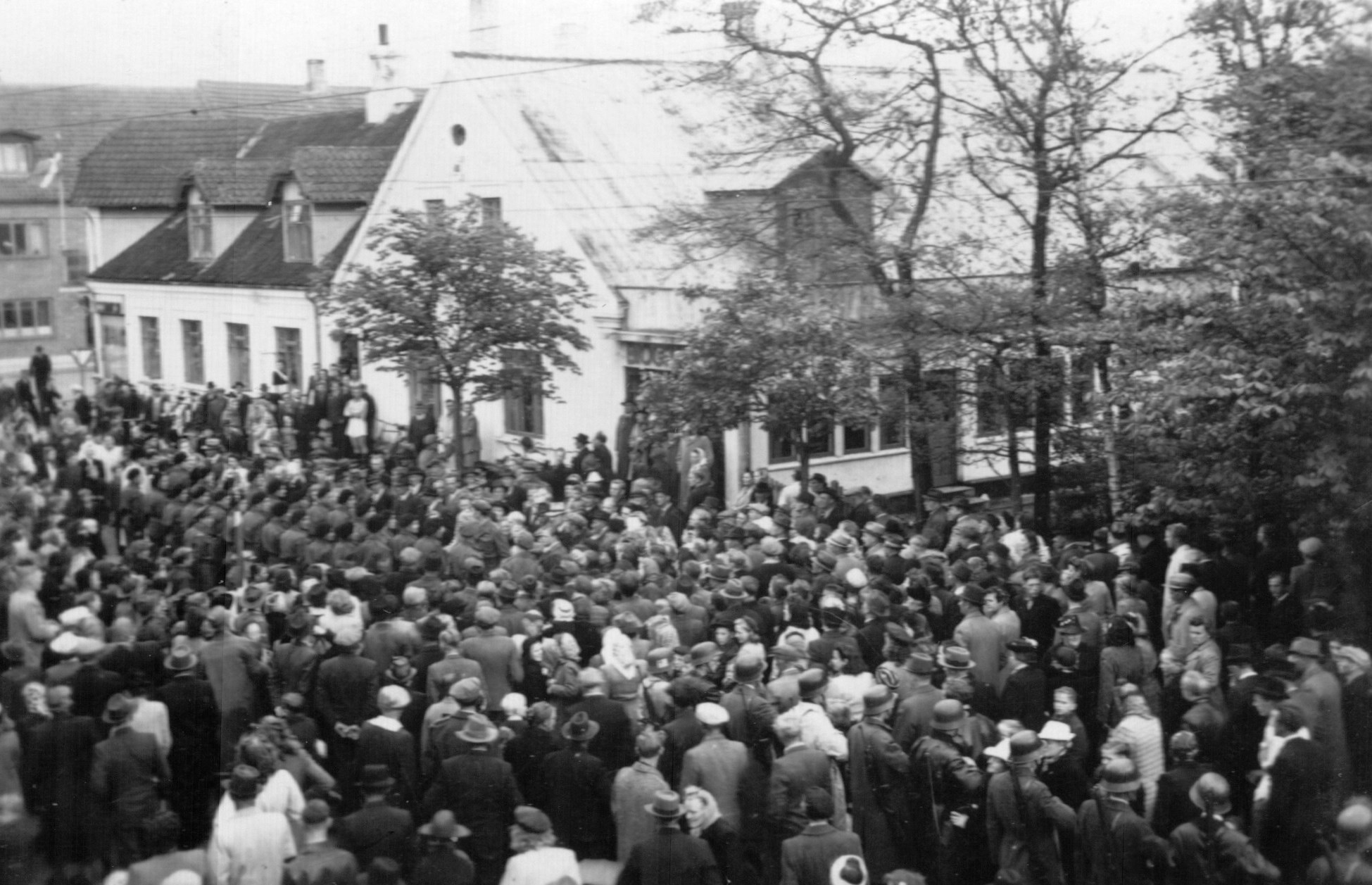 2. verdenskrig. Befrielse. Fest Foran Biografen