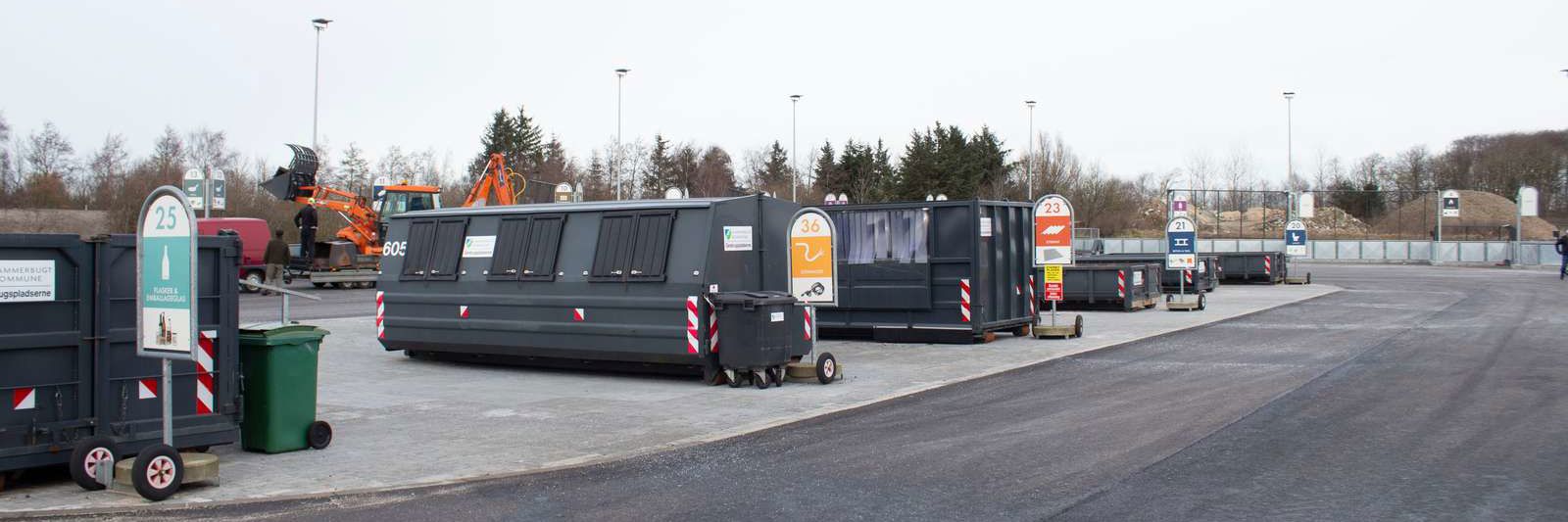 Affaldscontainer på genbrugsplads