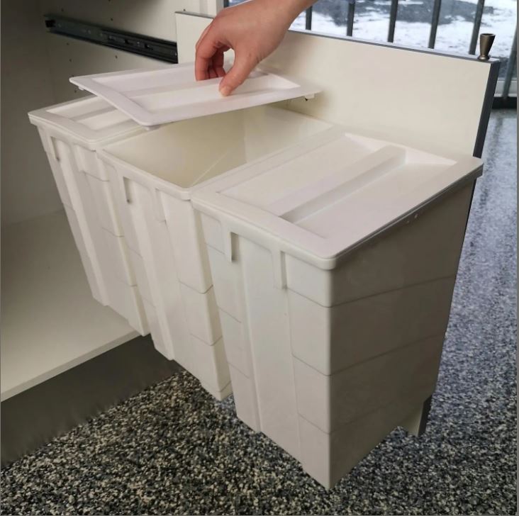 Sortering i spande i træk-ud skab