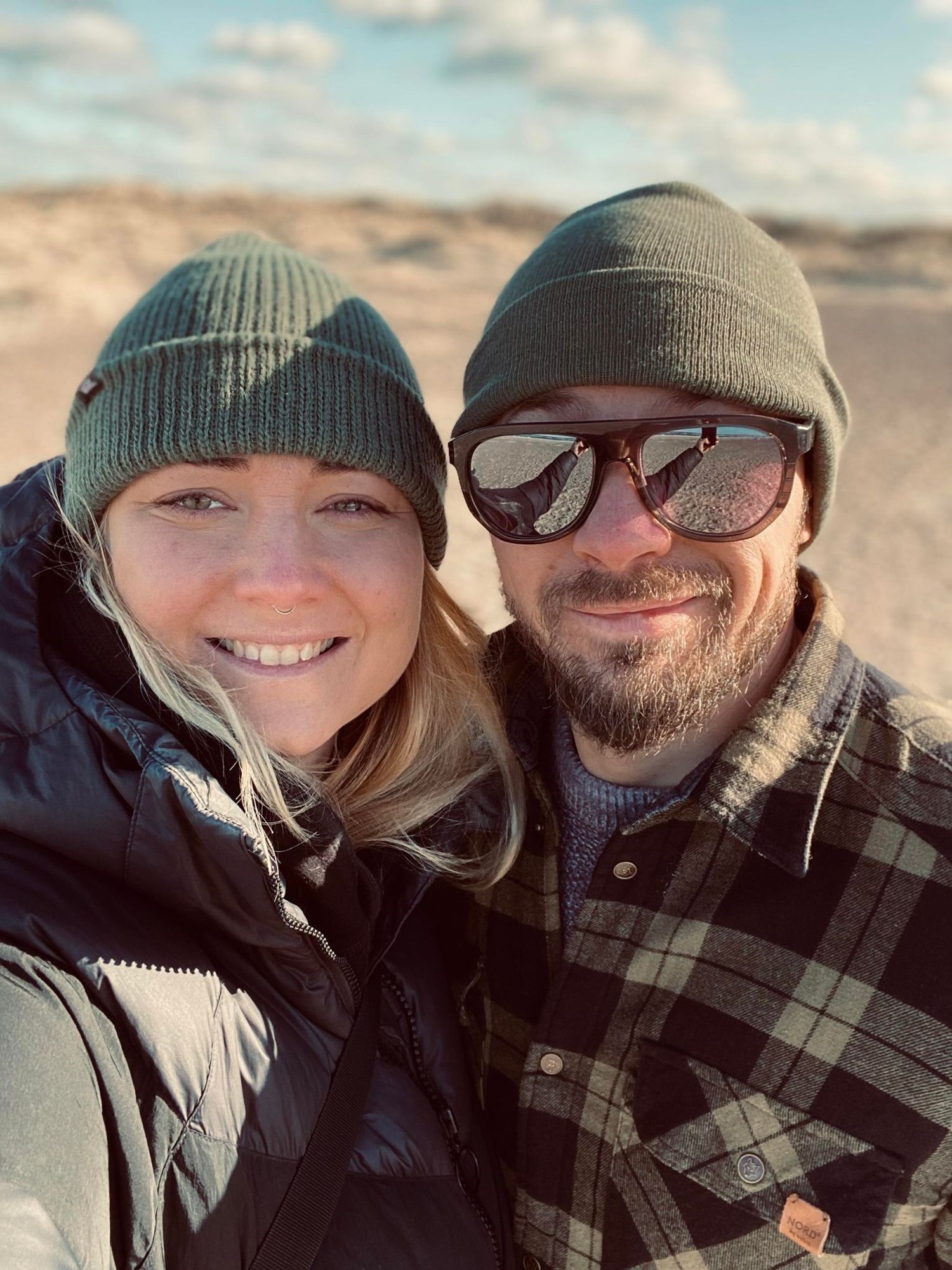 Mia Maja (32) og George (34)