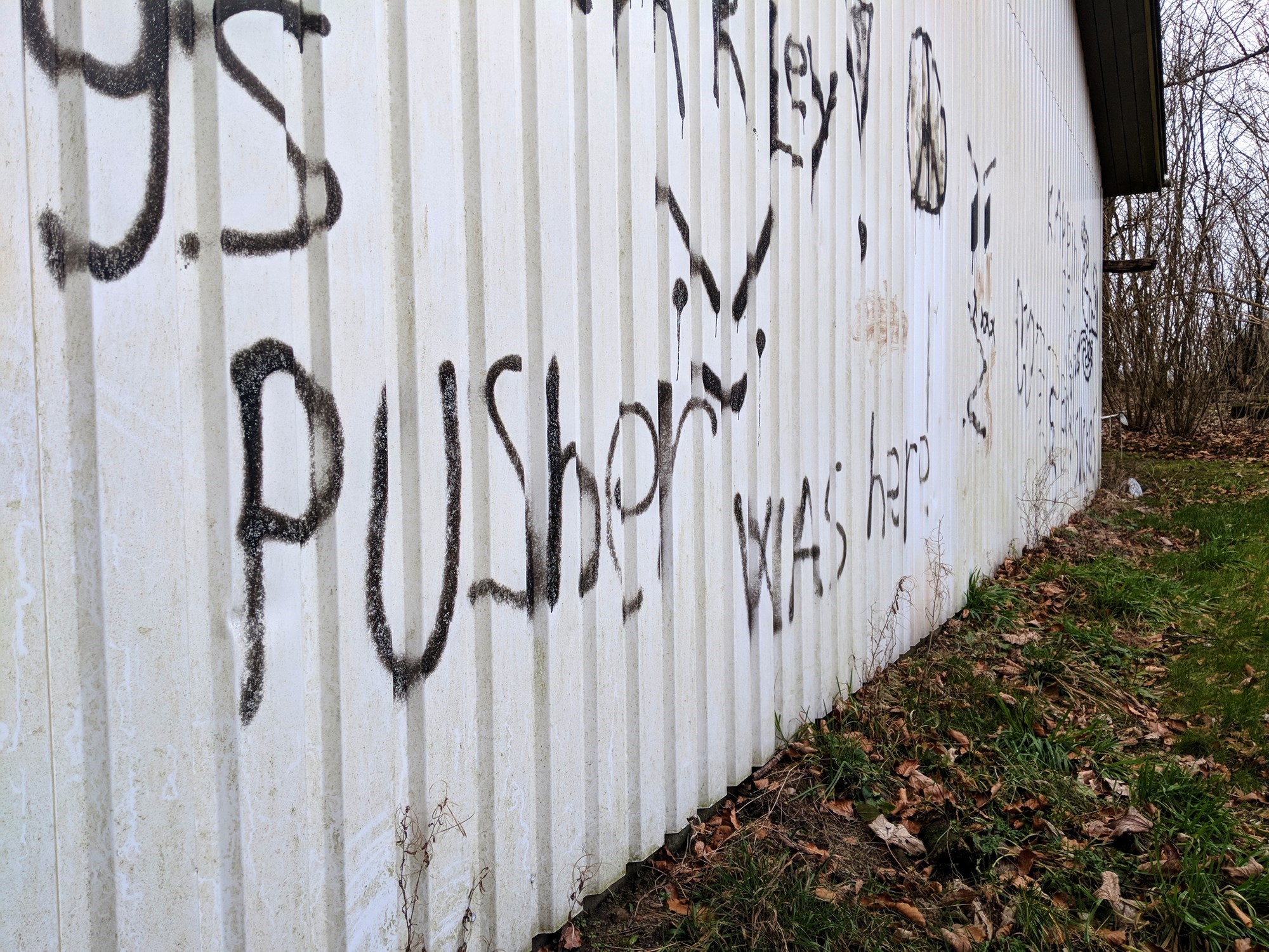 Graffiti på plankeværk